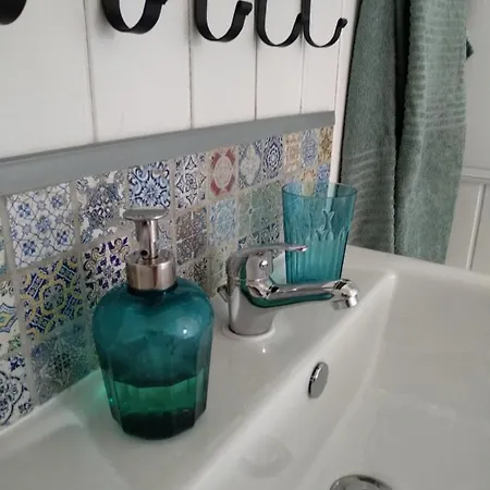 אתר קמפינג The Shepherds Hut @ Les Aulnaies