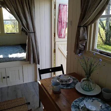 The Shepherds Hut @ Les Aulnaies * Echauffour