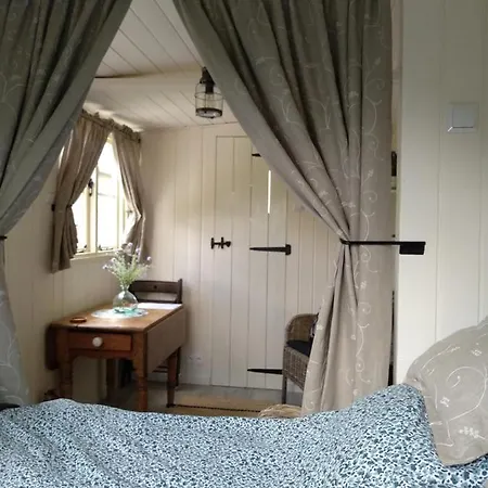 The Shepherds Hut @ Les Aulnaies Camping Echauffour