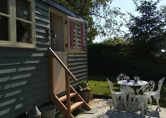 Кемпинг The Shepherds Hut @ Les Aulnaies