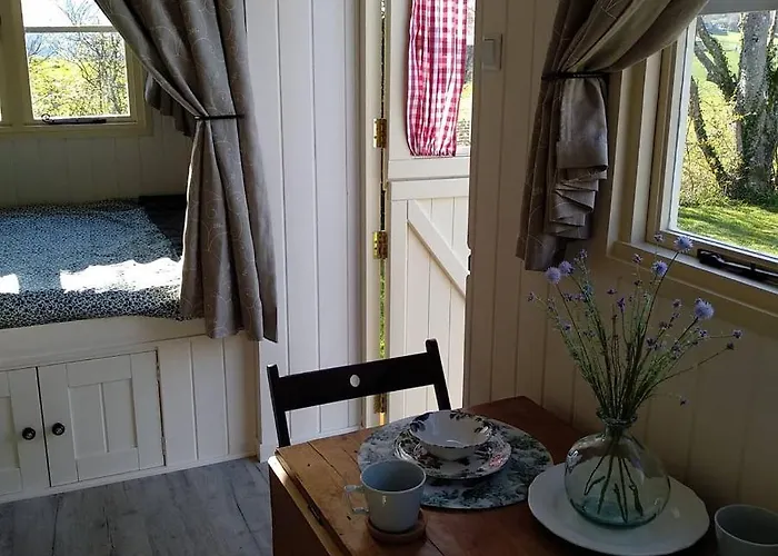 The Shepherds Hut @ Les Aulnaies * Echauffour